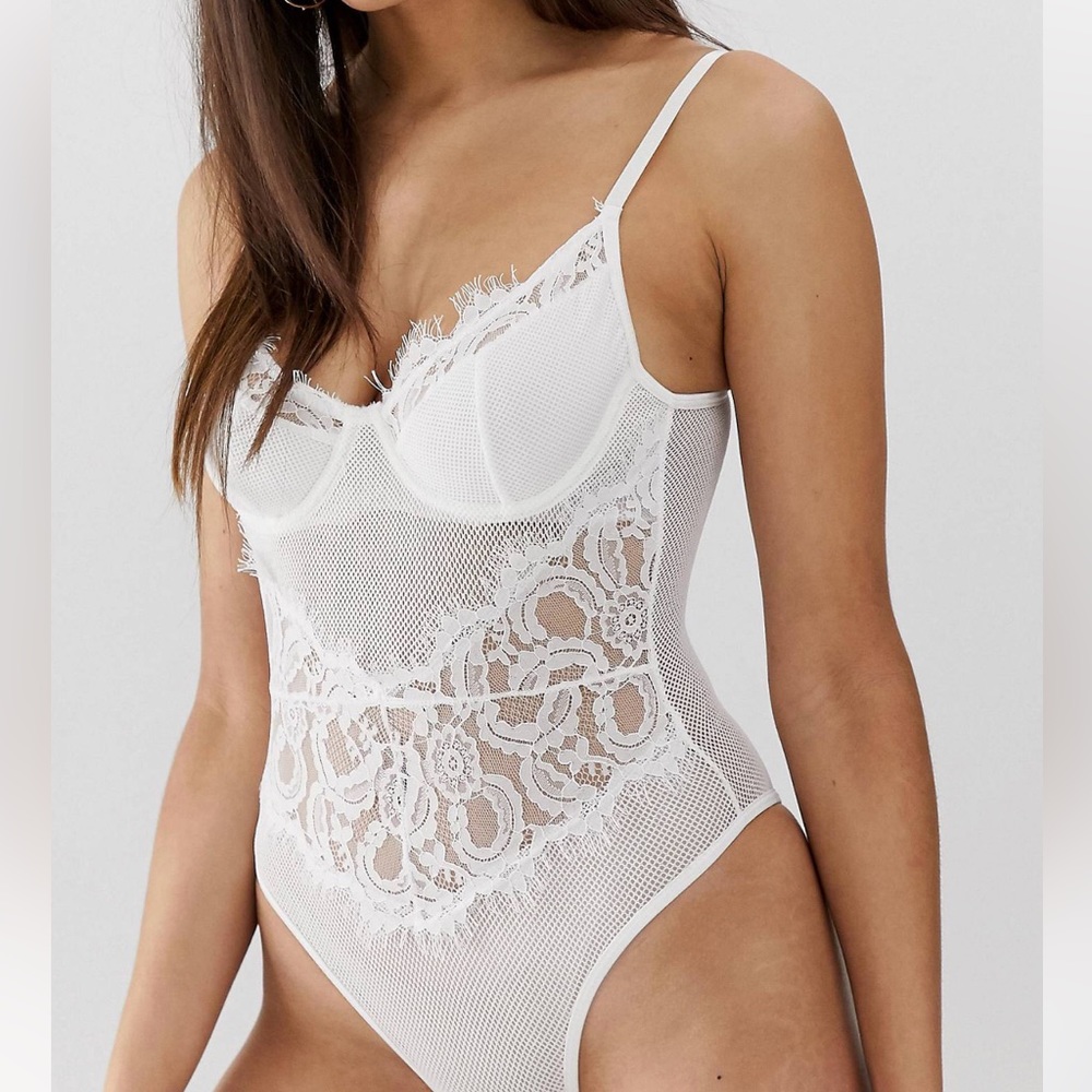 MISSGUIDED - Fishnet Lace Bodysuit